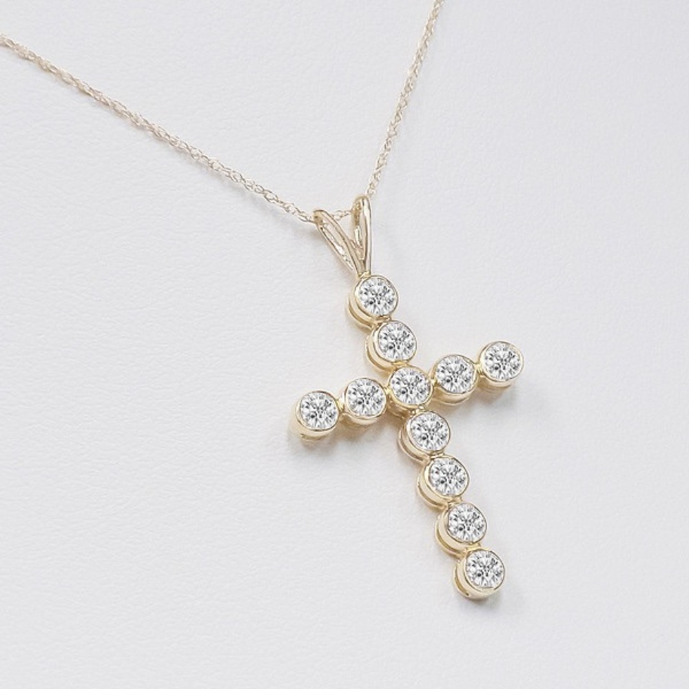 Leith Cubic Zirconia Cross Necklace NIB